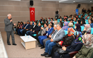 Şair ve Yazar Bestami Yazgan, Osmaniye’de Konferans Verdi
